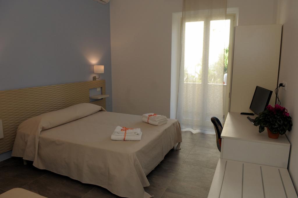 Della Torre Rooms Lecce Exteriör bild