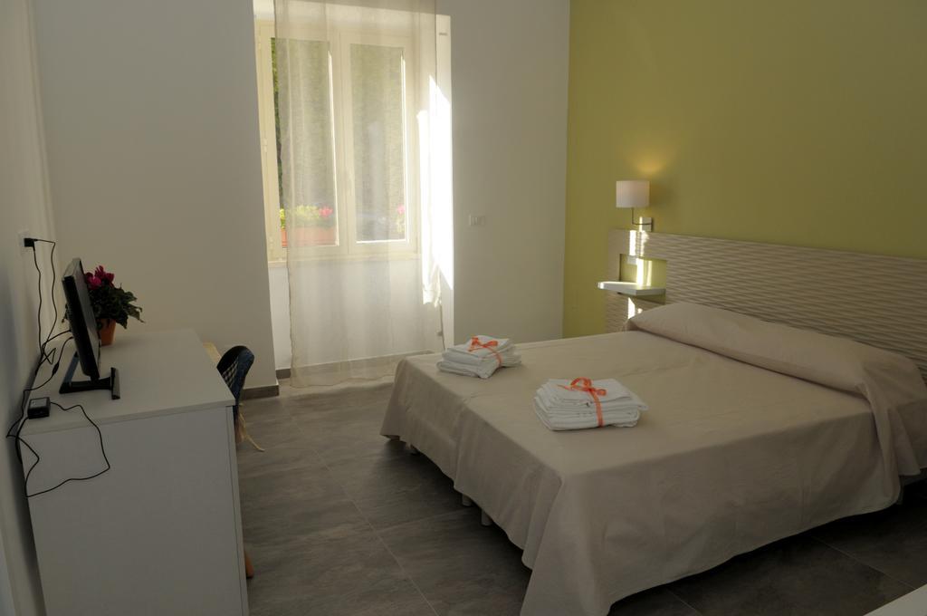 Della Torre Rooms Lecce Exteriör bild